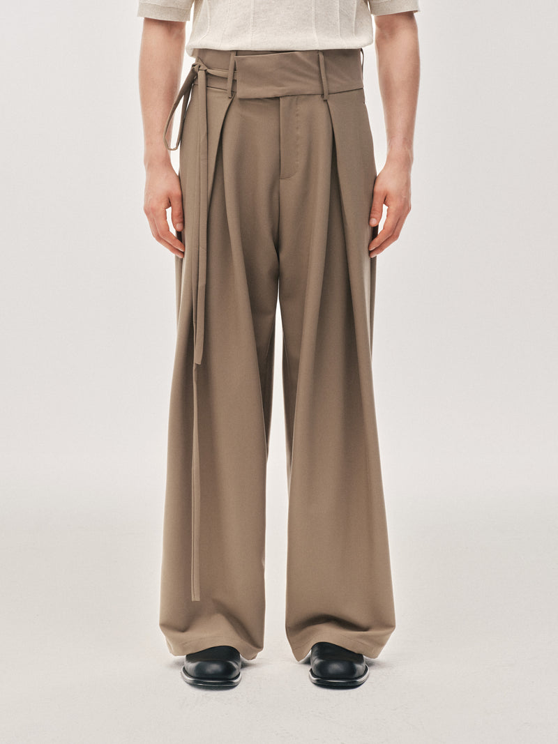 Pantalones drapeados