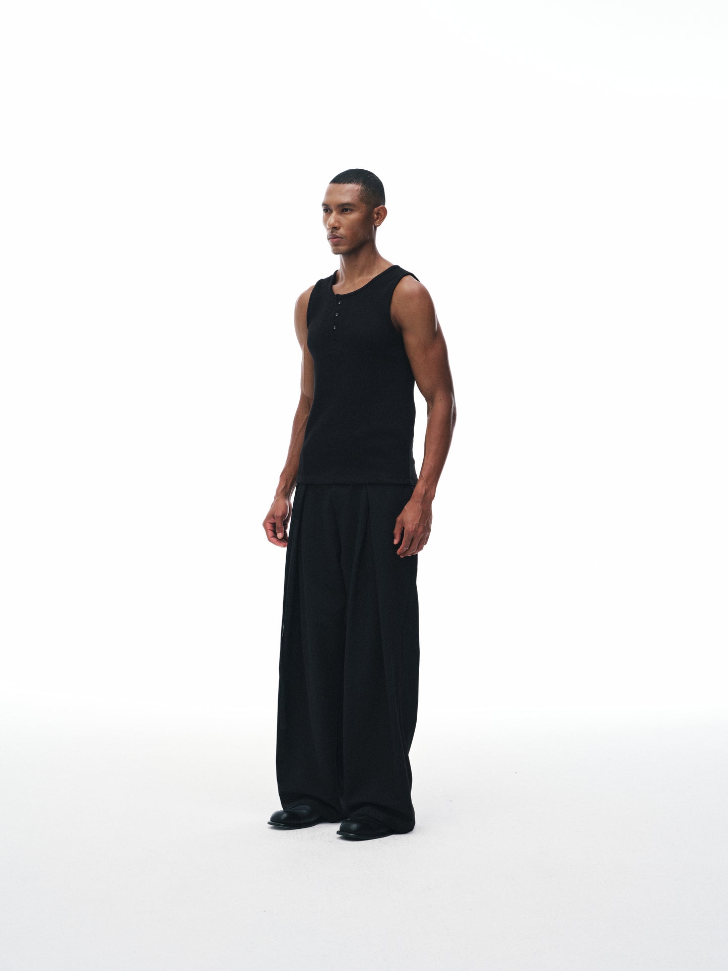 Henley Tank