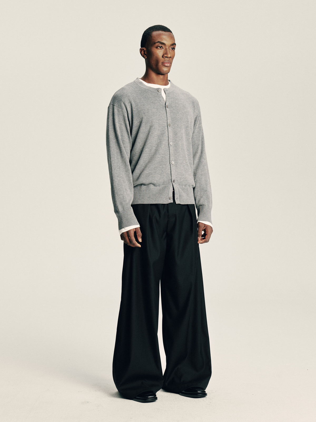 Cropped Cardigan 01