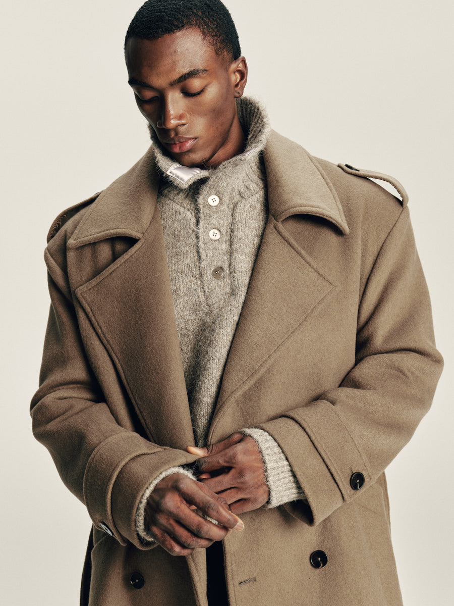 Outline Wool Coat detail