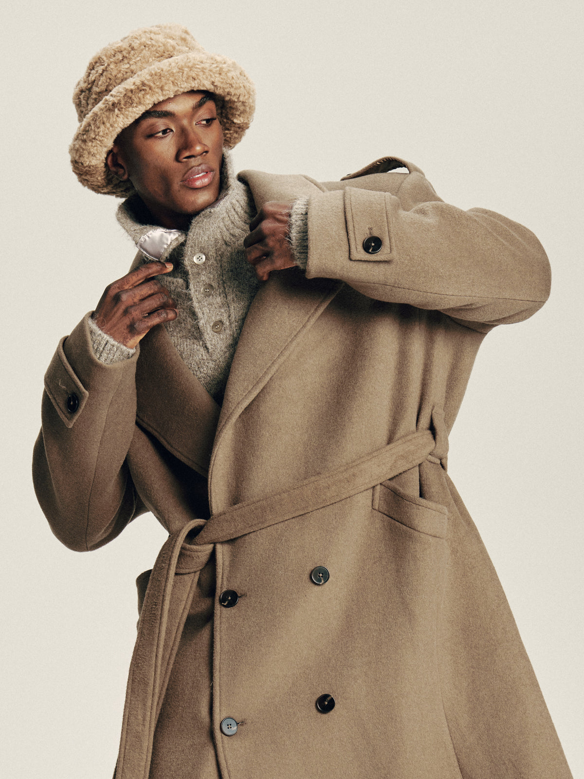 Outline Wool Coat