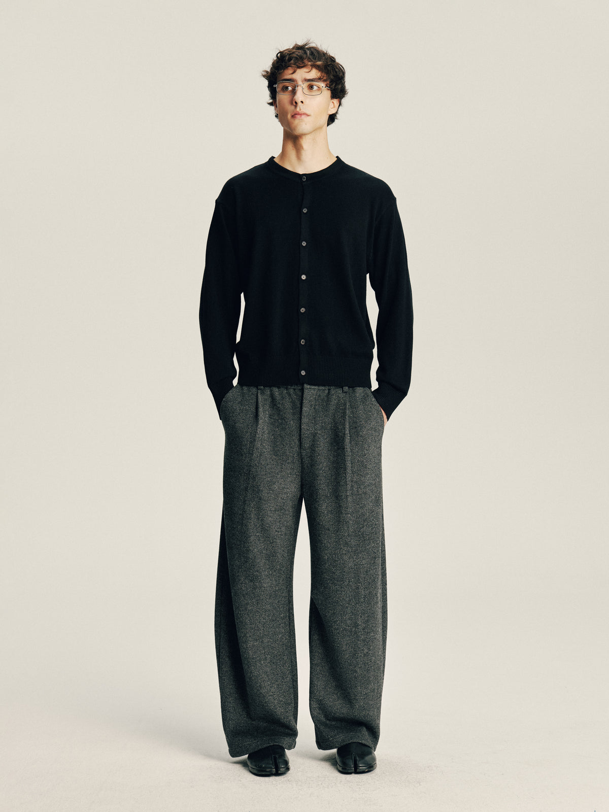 Cropped Cardigan 01