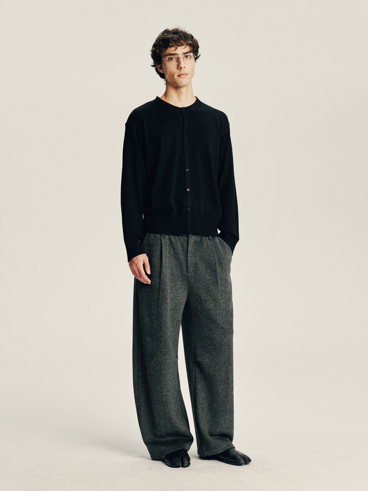 Cropped Cardigan 01