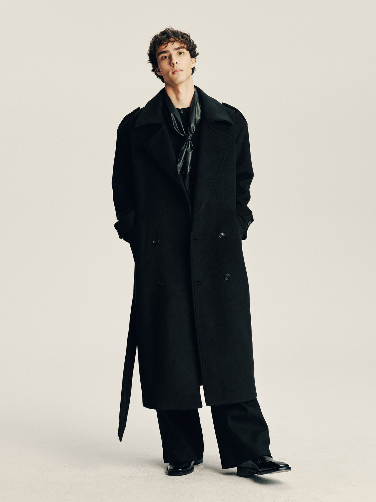 Outline Wool Coat