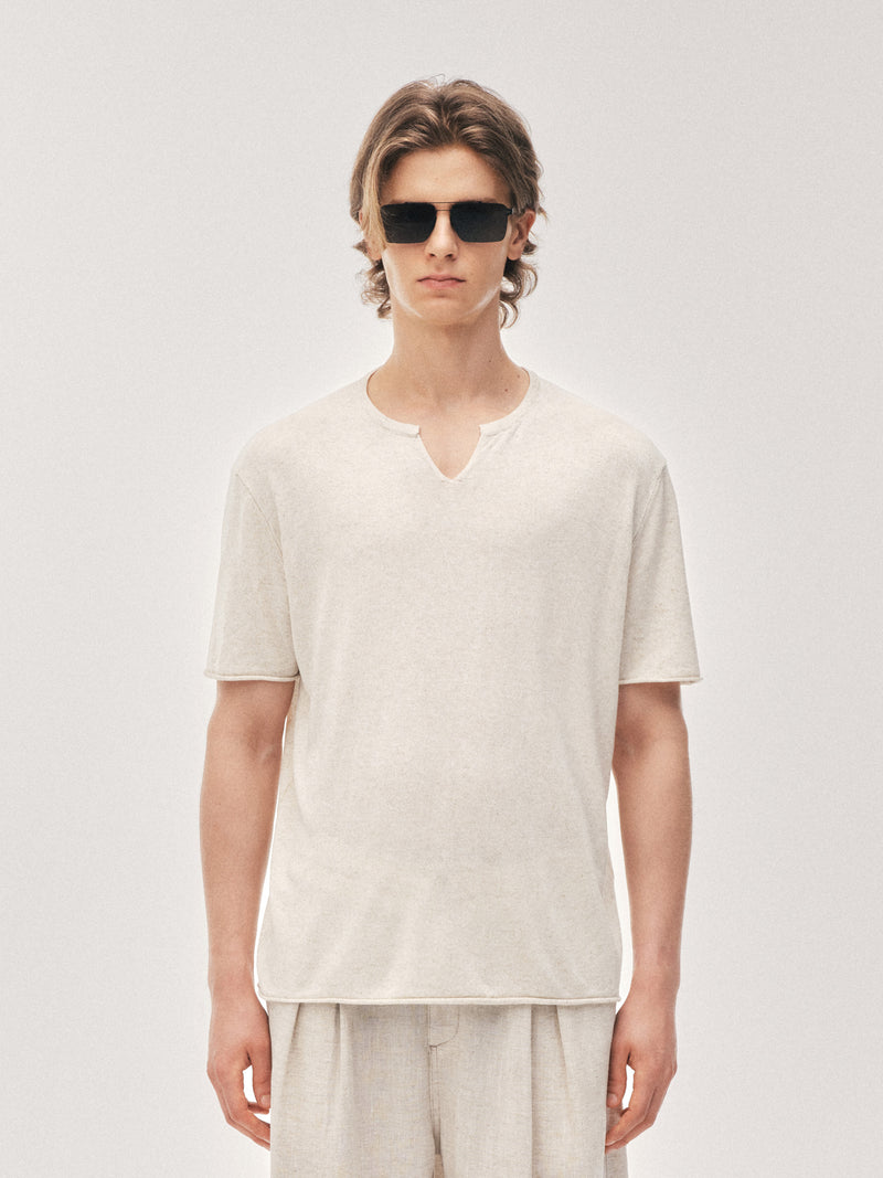 Trockenes Strick-T-Shirt