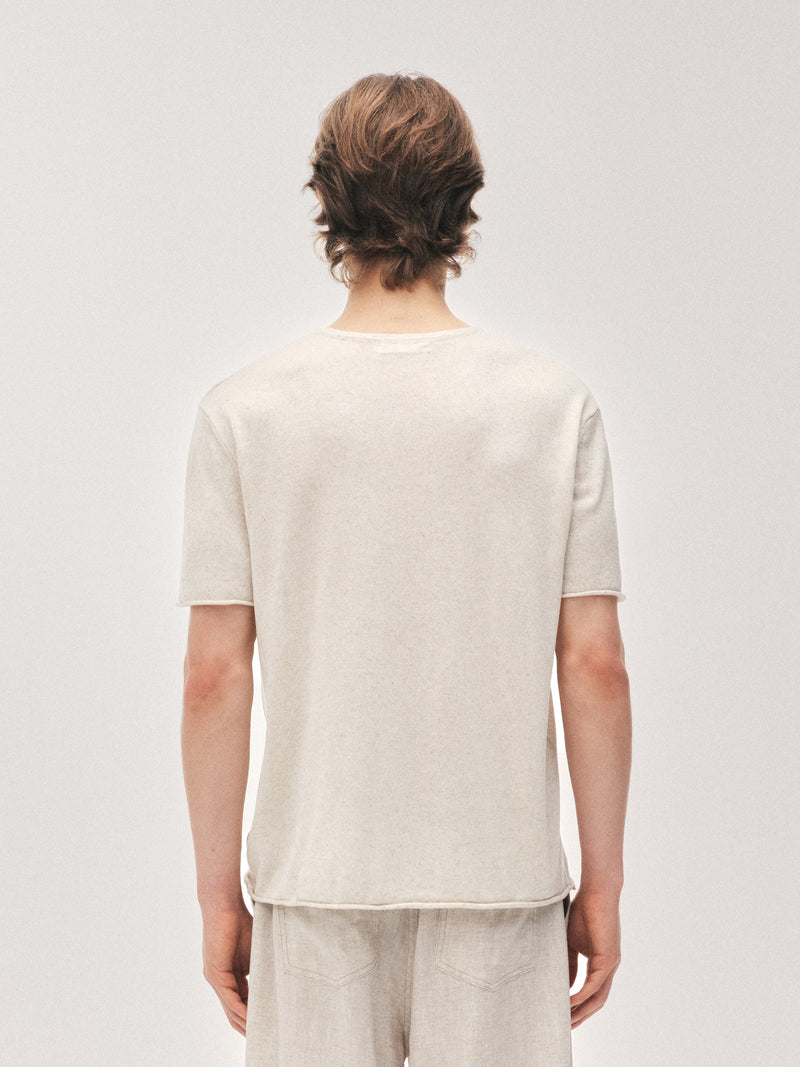 Trockenes Strick-T-Shirt