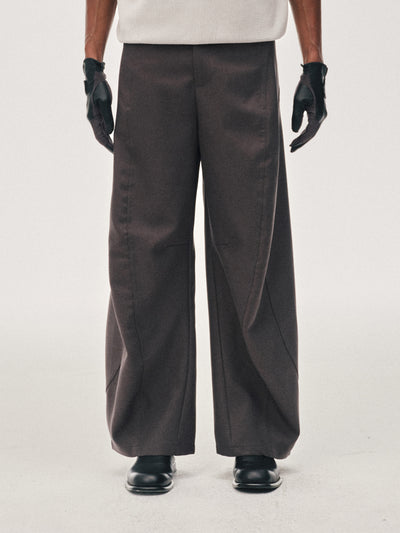 Pantalons à panneaux pliés