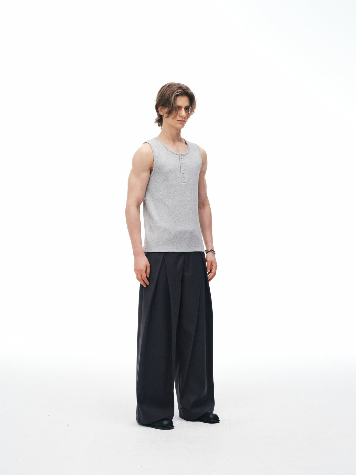 Henley Tank