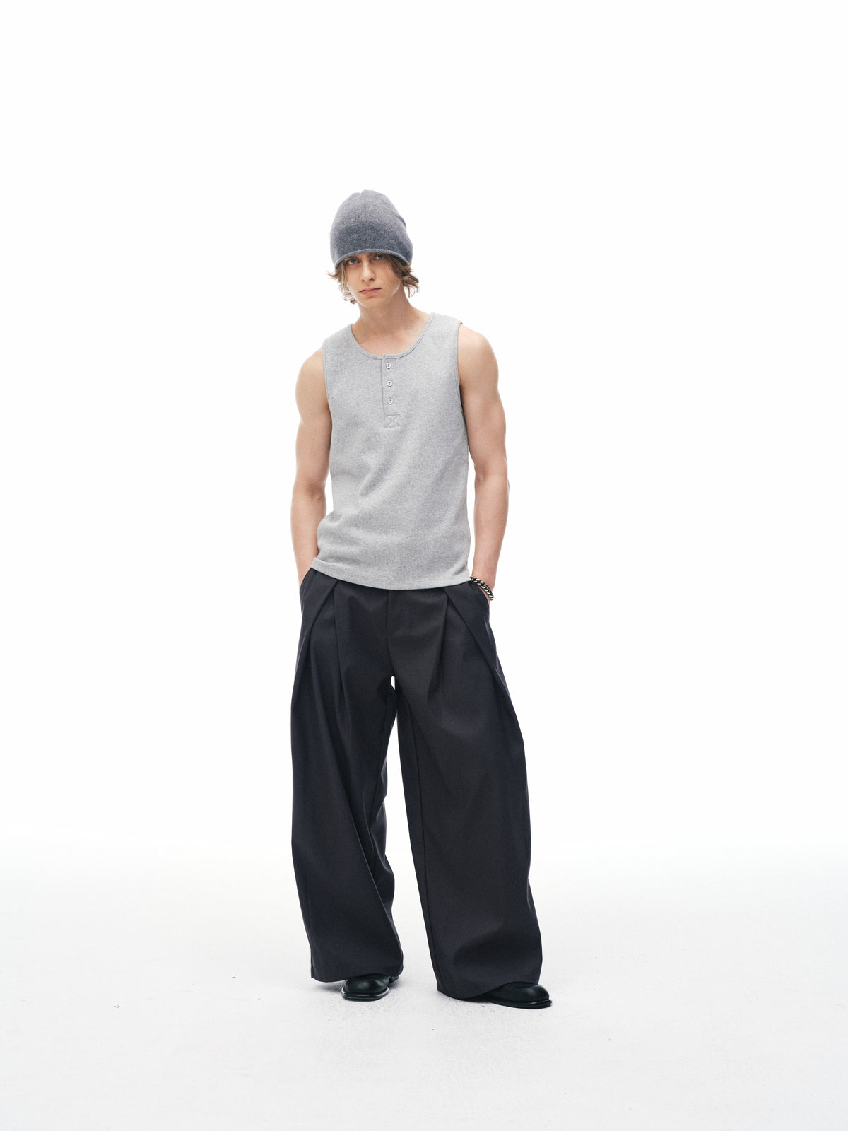Henley Tank