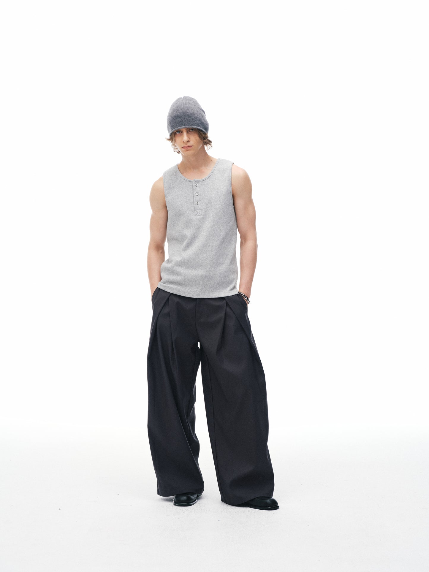 Henley Tank